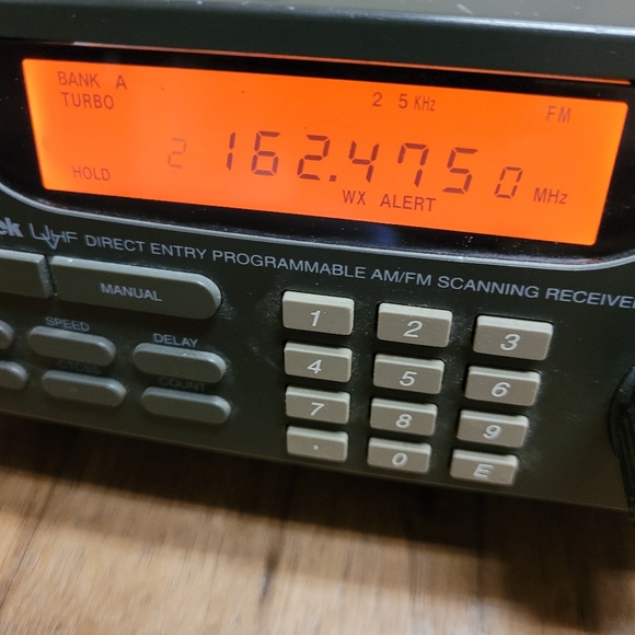 Radio Shack Pro-2036  Hyperscan 800mhz Scanner - Picture 3 of 9